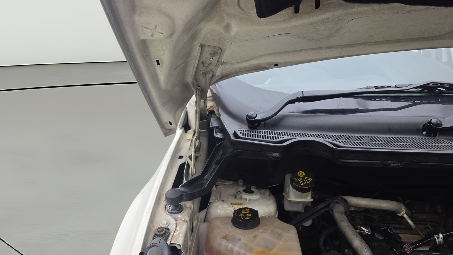 Used 2017 Ford EcoSport Titanium 1.5L TDCi Diesel Manual engine ENGINE RIGHT SIDE HINGE & APRON VIEW