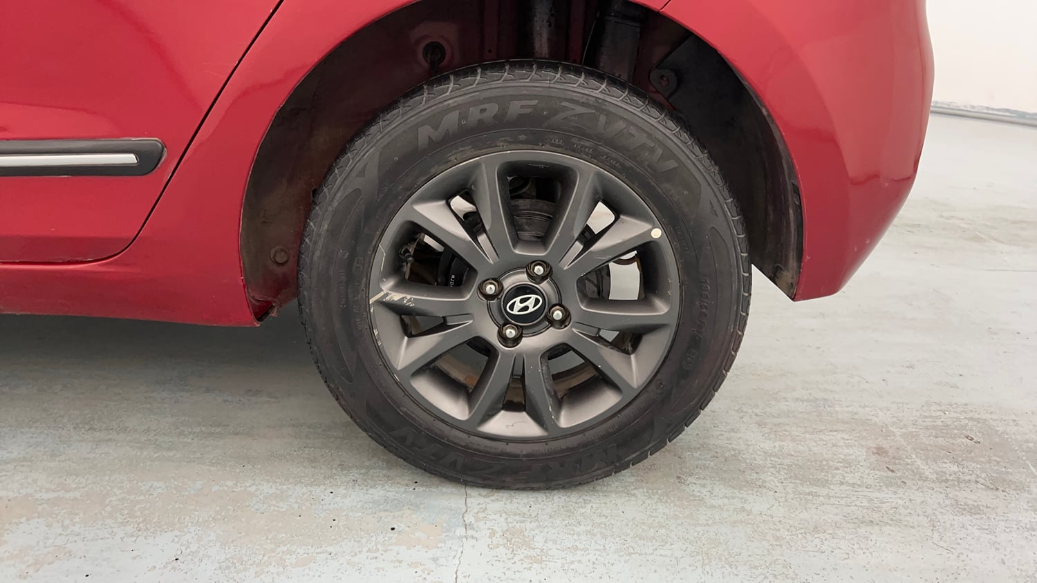 Used 2019 Hyundai Elite i20 Asta 1.2 Petrol Manual tyres LEFT REAR TYRE RIM VIEW