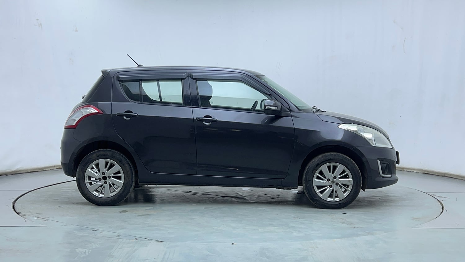 Used 2015 Maruti Suzuki Swift ZXi Petrol Manual exterior RIGHT SIDE VIEW