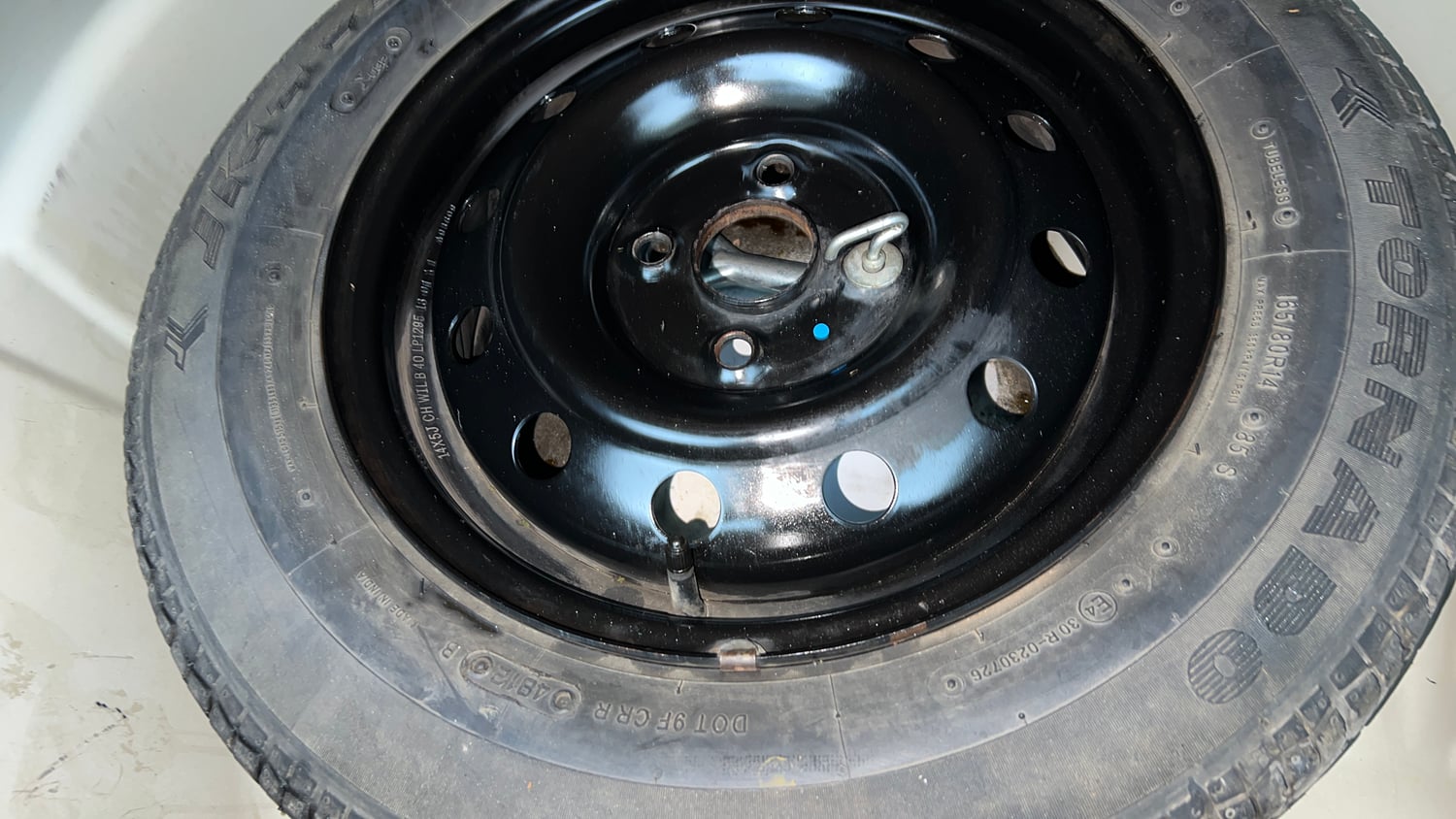 Used 2013 Maruti Suzuki Swift Dzire VXI Petrol Manual tyres SPARE TYRE VIEW
