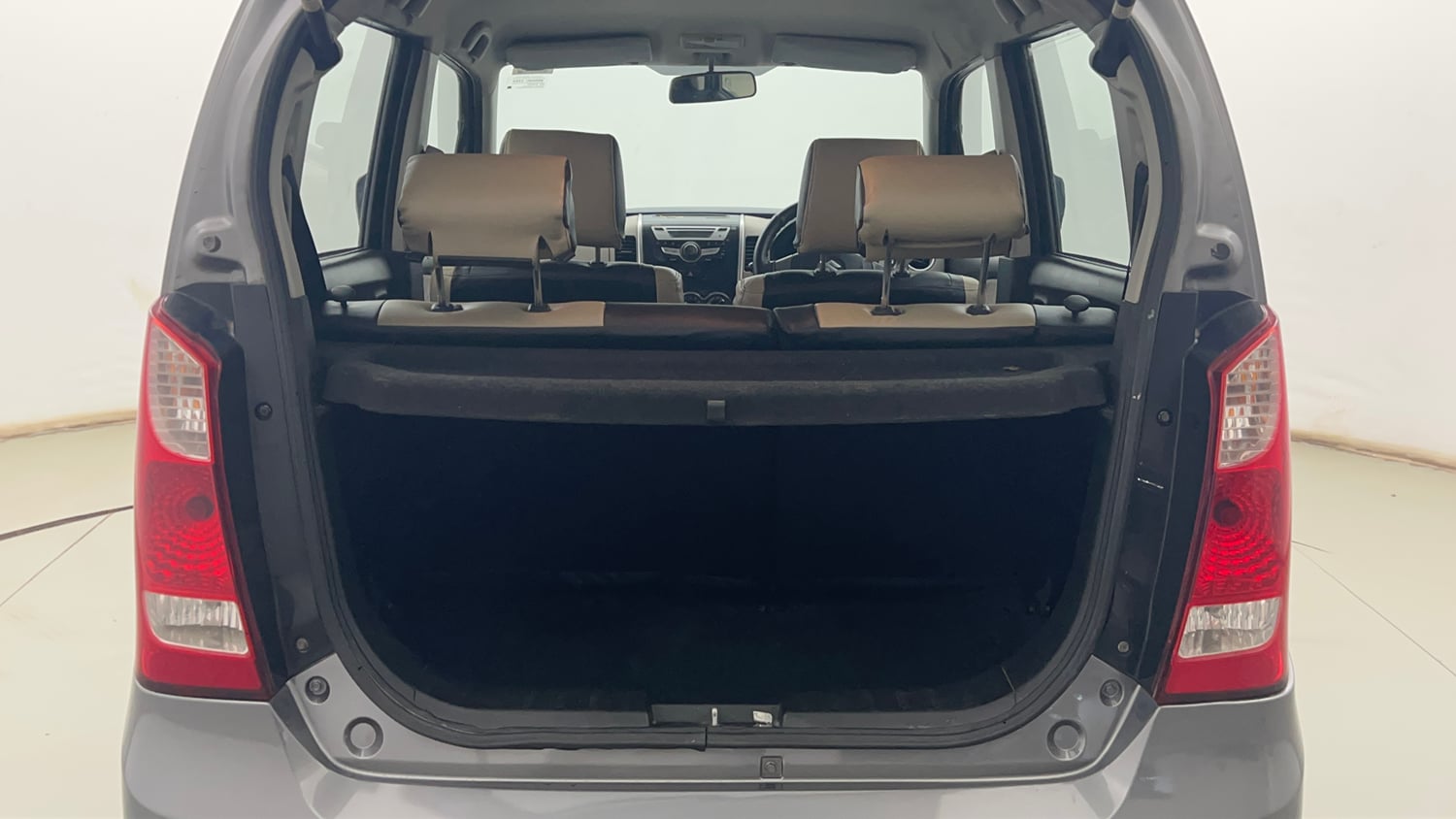 Used 2016 Maruti Suzuki Wagon R VXI Petrol Manual interior DICKY INSIDE VIEW