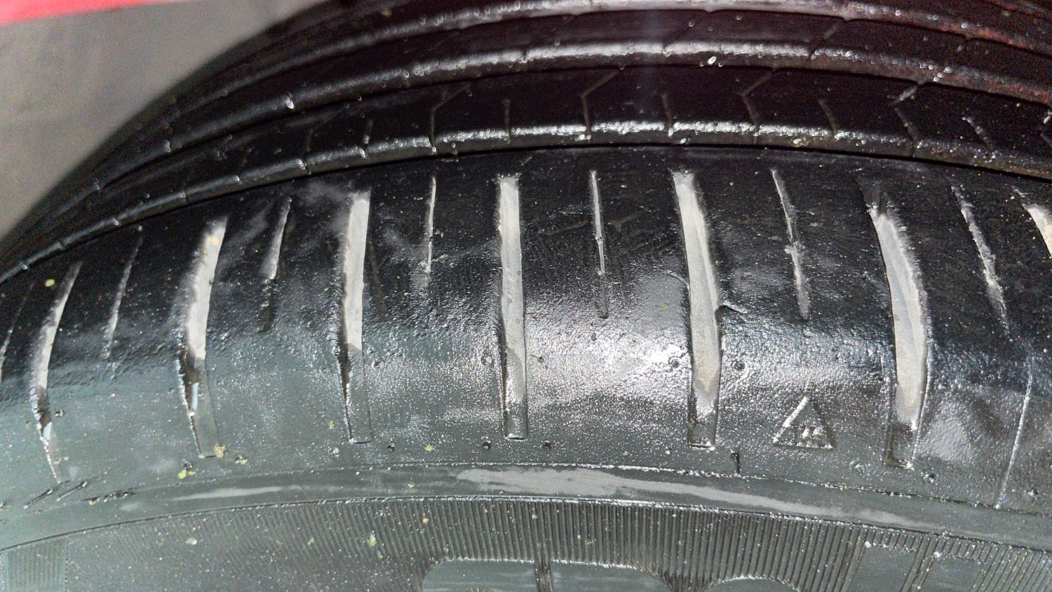 Used 2019 Ford Figo Aspire Titanium 1.2 Ti-VCT Petrol Manual tyres LEFT FRONT TYRE TREAD VIEW