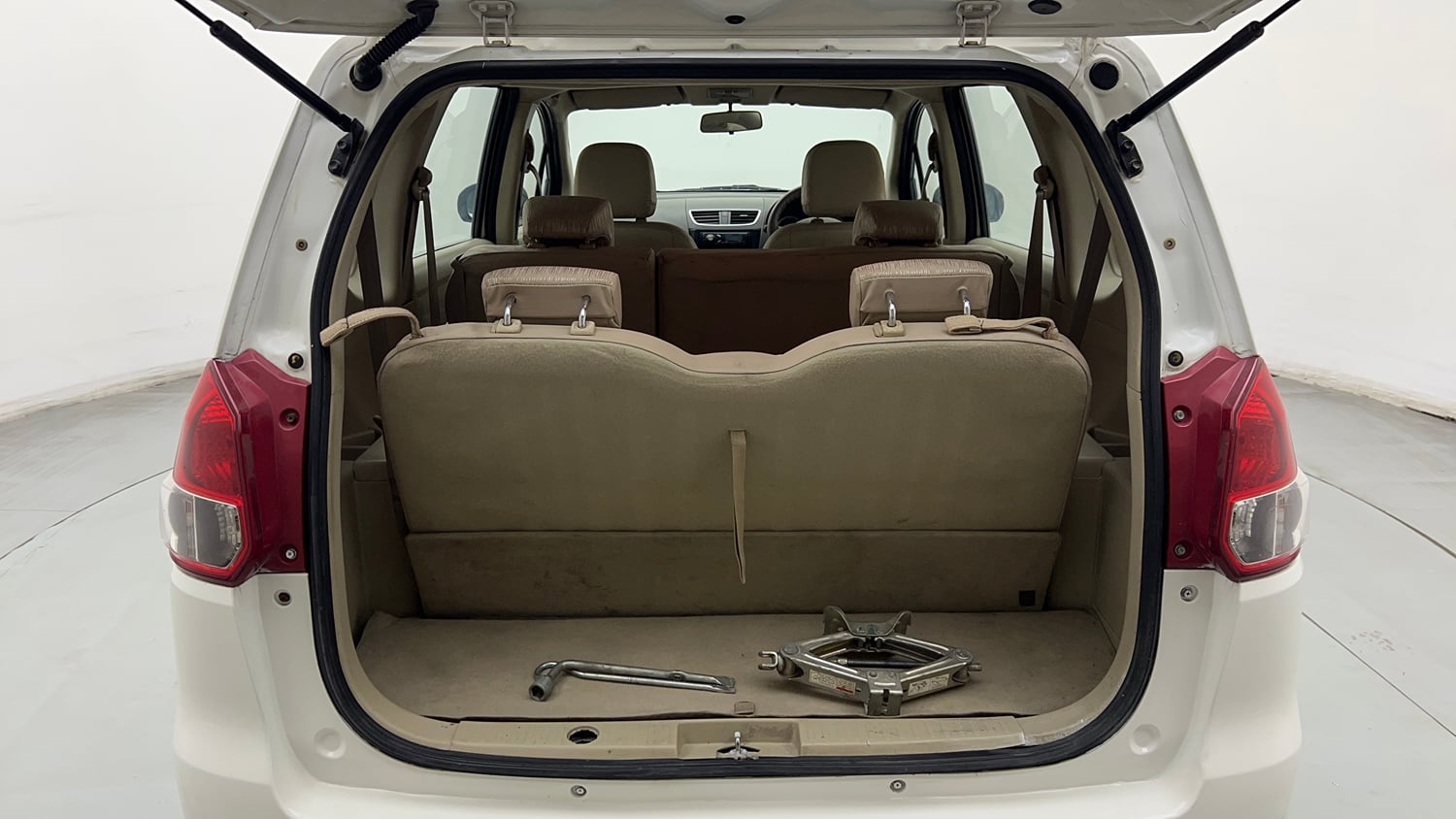 Used 2013 Maruti Suzuki Ertiga Vxi Petrol Manual interior DICKY INSIDE VIEW