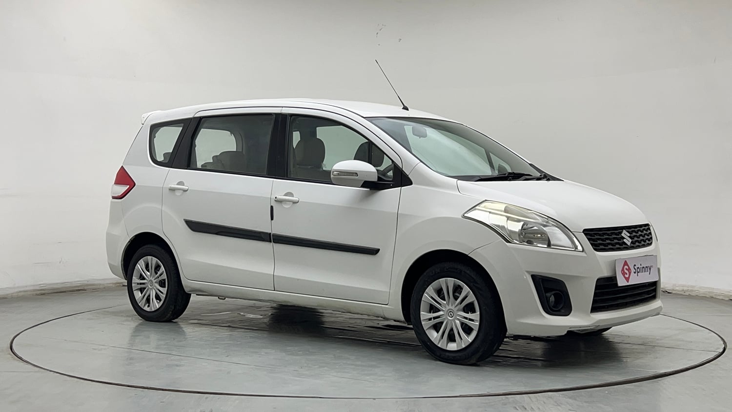 Used 2013 Maruti Suzuki Ertiga Vxi Petrol Manual exterior RIGHT FRONT CORNER VIEW