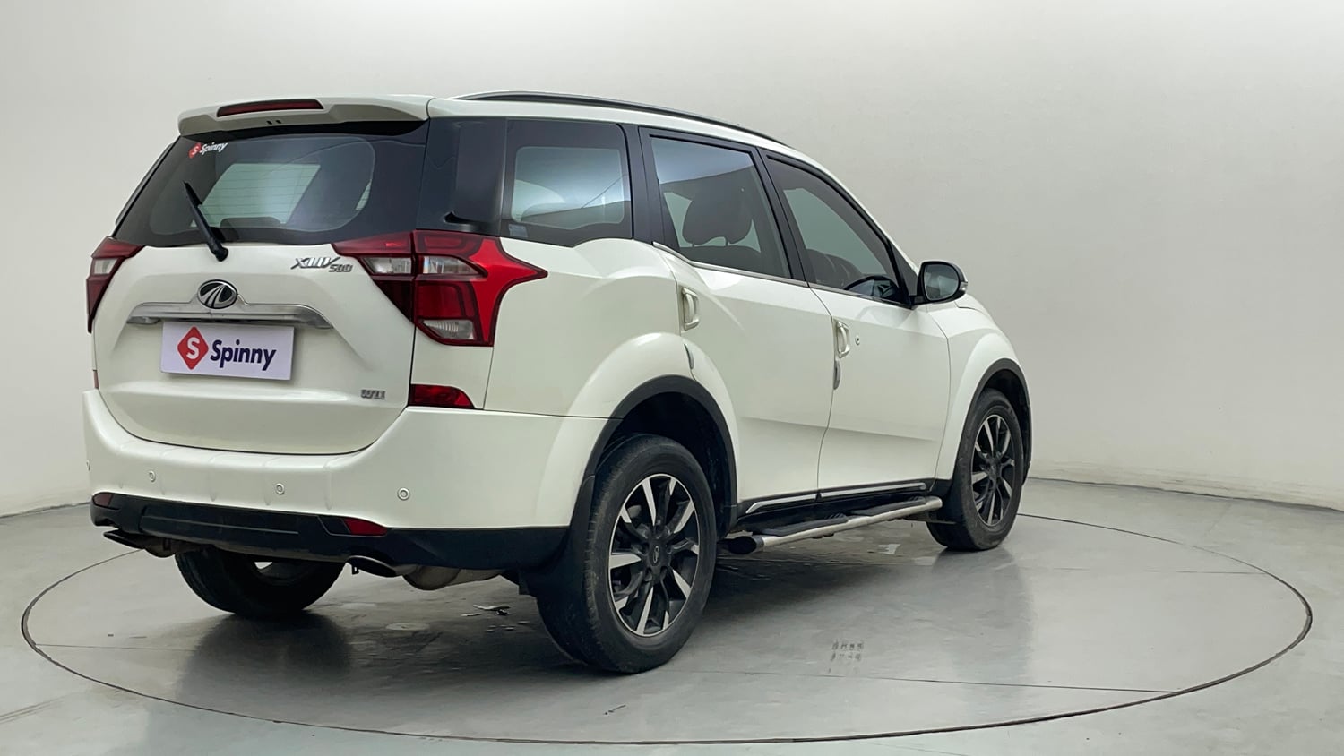 Used 2019 Mahindra XUV500 W11 Diesel Manual exterior RIGHT REAR CORNER VIEW