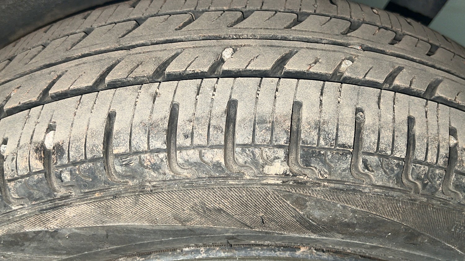 Used 2016 Maruti Suzuki Wagon R VXI Petrol Manual tyres LEFT REAR TYRE TREAD VIEW