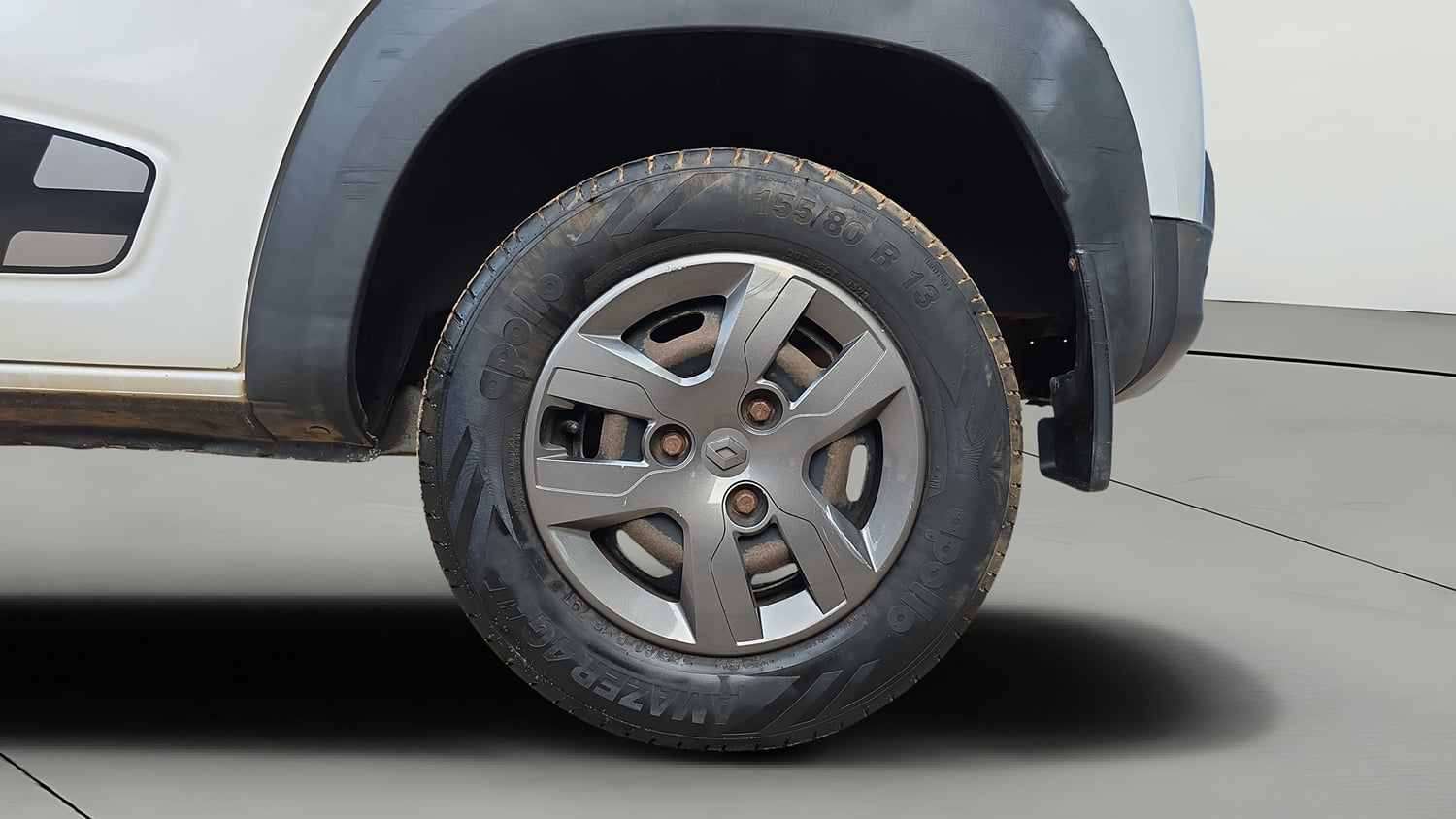 Used 2017 Renault Kwid 1.0 RXT Opt Petrol Manual tyres LEFT REAR TYRE RIM VIEW