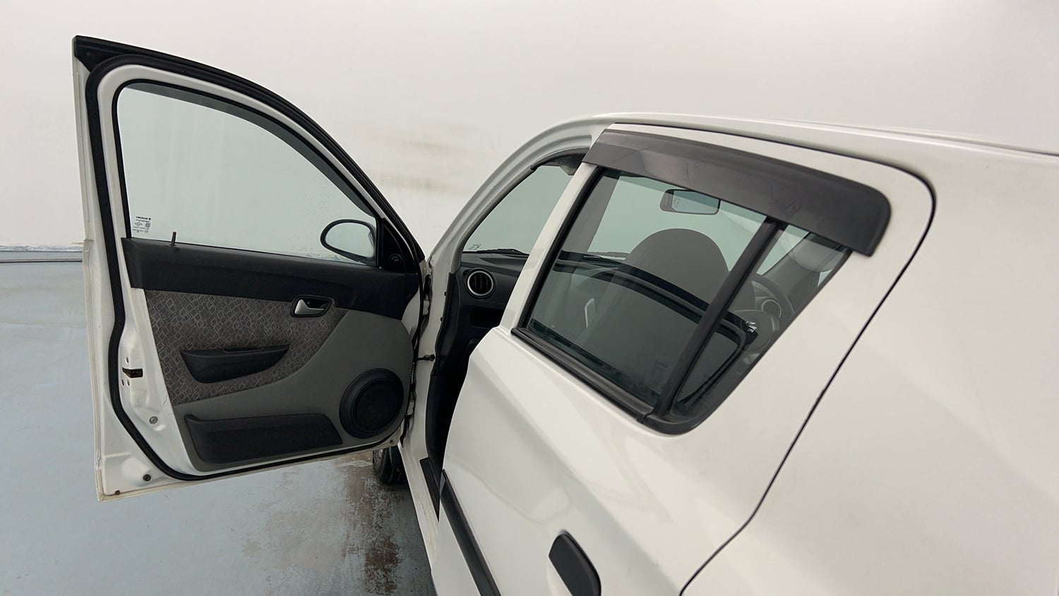 Used 2018 Maruti Suzuki Alto 800 VXi Petrol Manual interior LEFT FRONT DOOR OPEN VIEW
