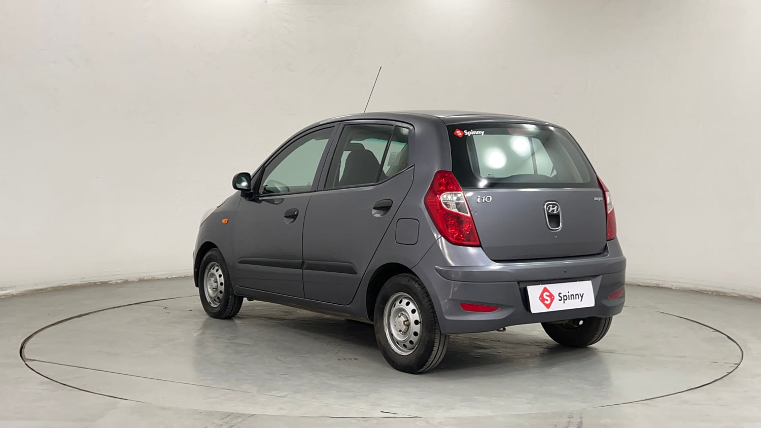 Used 2015 Hyundai i10 Magna 1.1 iRDE2 Petrol Manual exterior LEFT REAR CORNER VIEW