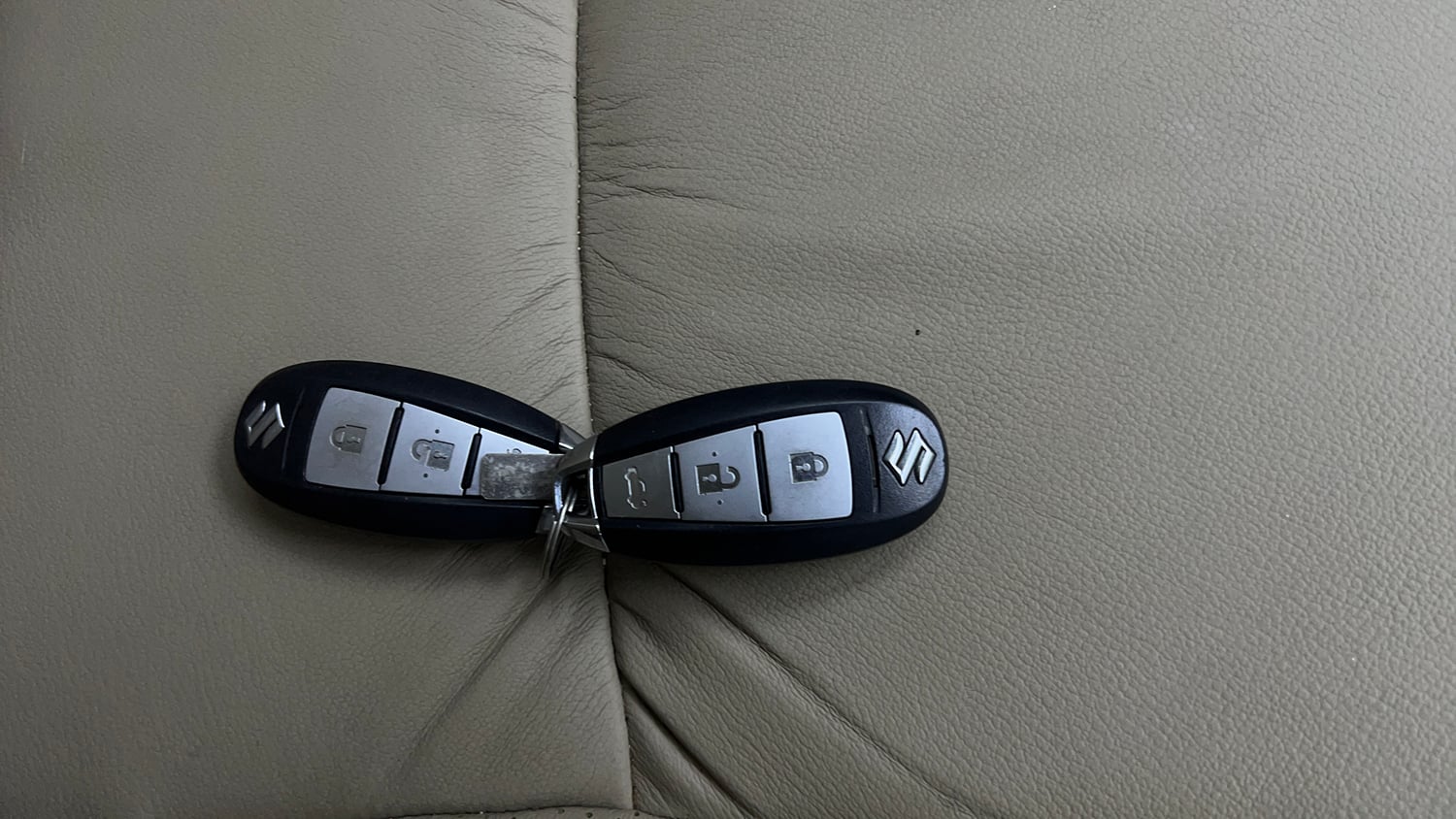 Used 2022 Maruti Suzuki Ciaz Alpha 1.5 AT Petrol Automatic extra CAR KEY VIEW