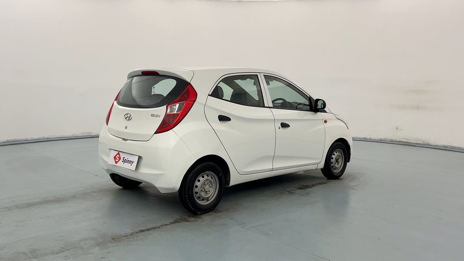 Used 2018 Hyundai Eon Era + AirBag Petrol Manual exterior RIGHT REAR CORNER VIEW