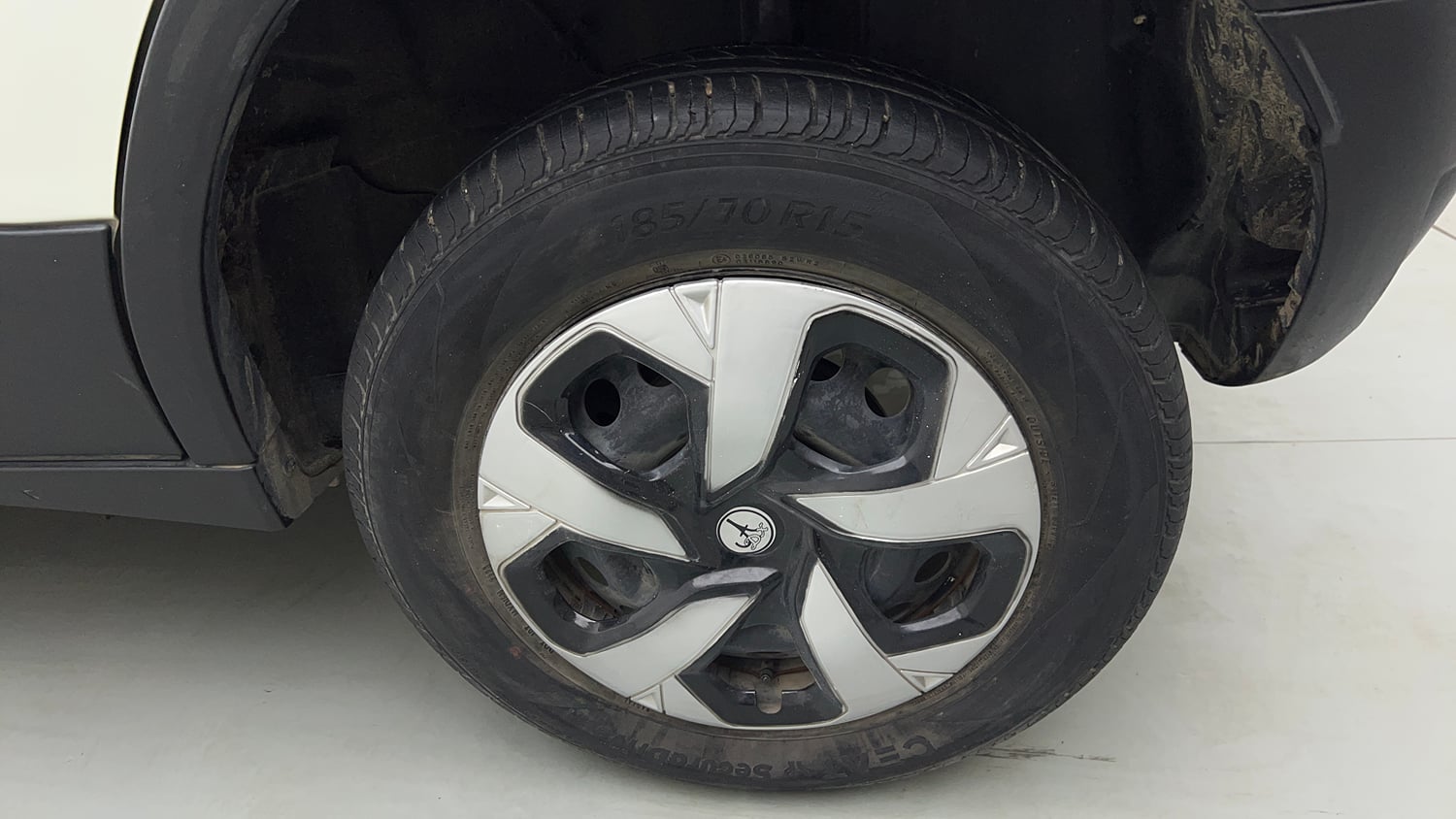Used 2023 Tata Punch Pure MT Petrol Manual tyres LEFT REAR TYRE RIM VIEW