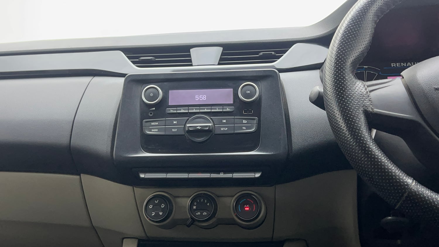 Used 2020 Renault Triber RXL Petrol Manual top_features Integrated (in-dash) music system