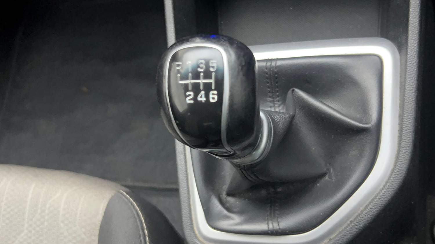 Used 2018 Hyundai Creta SX 1.6 Petrol Petrol Manual interior GEAR  KNOB VIEW