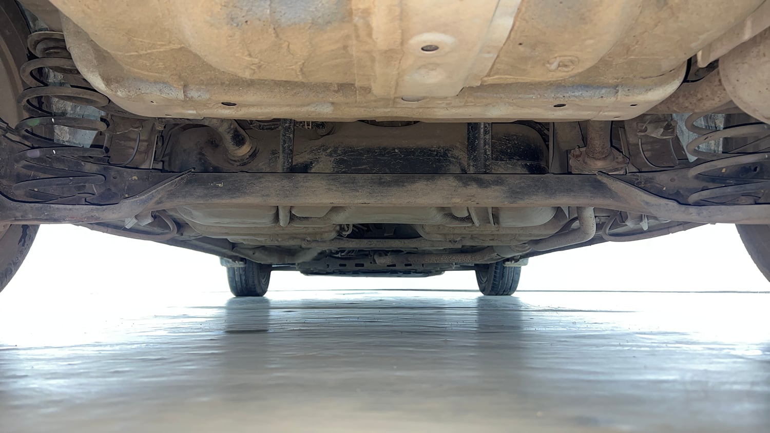 Used 2019 Honda City V CVT Petrol Petrol Automatic extra REAR UNDERBODY VIEW (TAKEN FROM REAR)