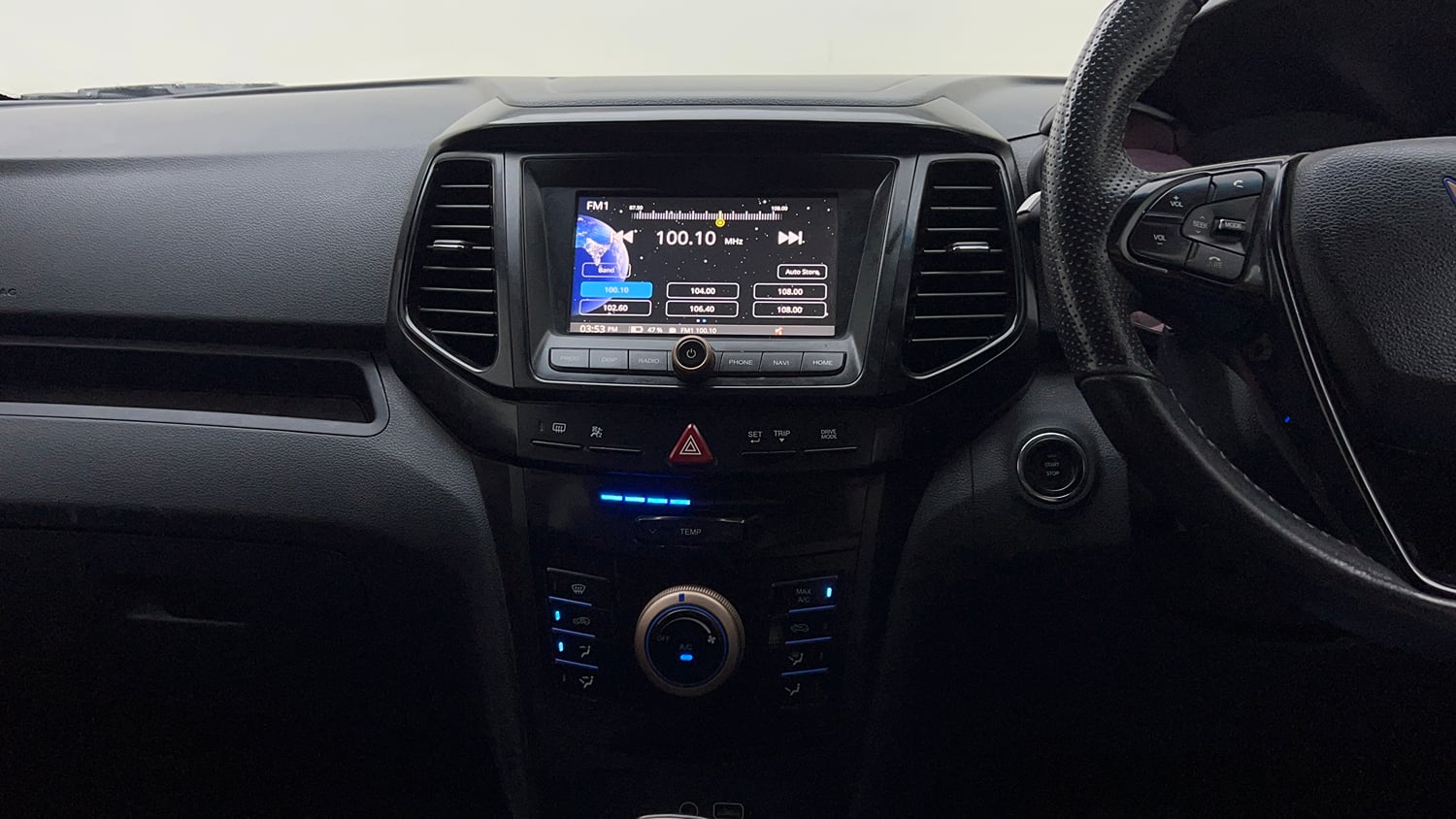 Used 2023 Mahindra XUV400 EL 5S Electric Automatic interior MUSIC SYSTEM & AC CONTROL VIEW