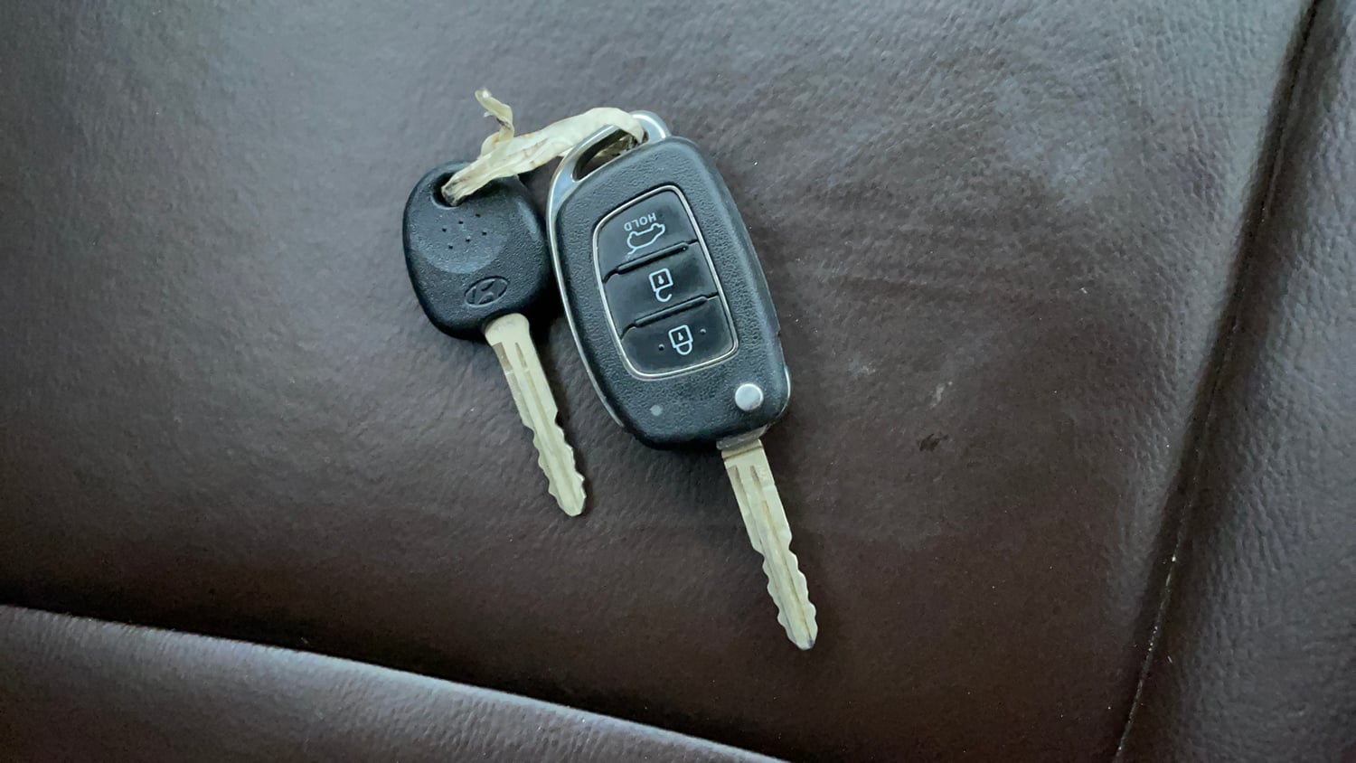 Used 2024 Hyundai Venue S (O) Plus 1.2 Petrol Petrol Manual extra CAR KEY VIEW