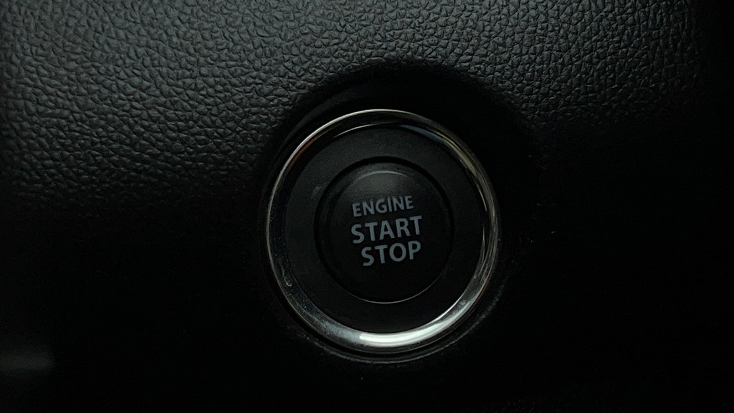 Used 2019 Maruti Suzuki Swift ZXi AMT Petrol Automatic top_features Keyless start