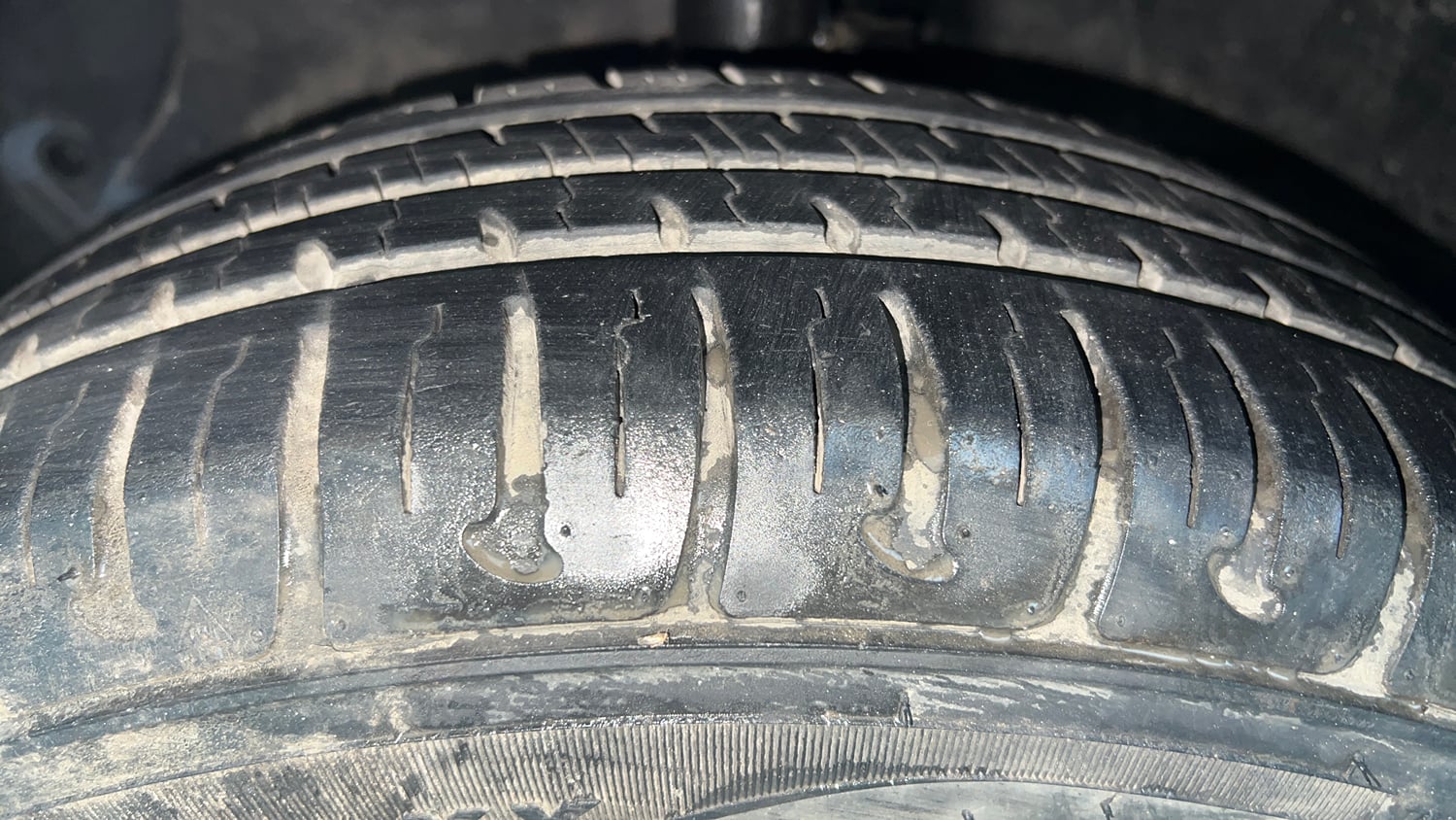 Used 2017 Hyundai Grand i10 Magna 1.2 Kappa VTVT Petrol Manual tyres LEFT FRONT TYRE TREAD VIEW