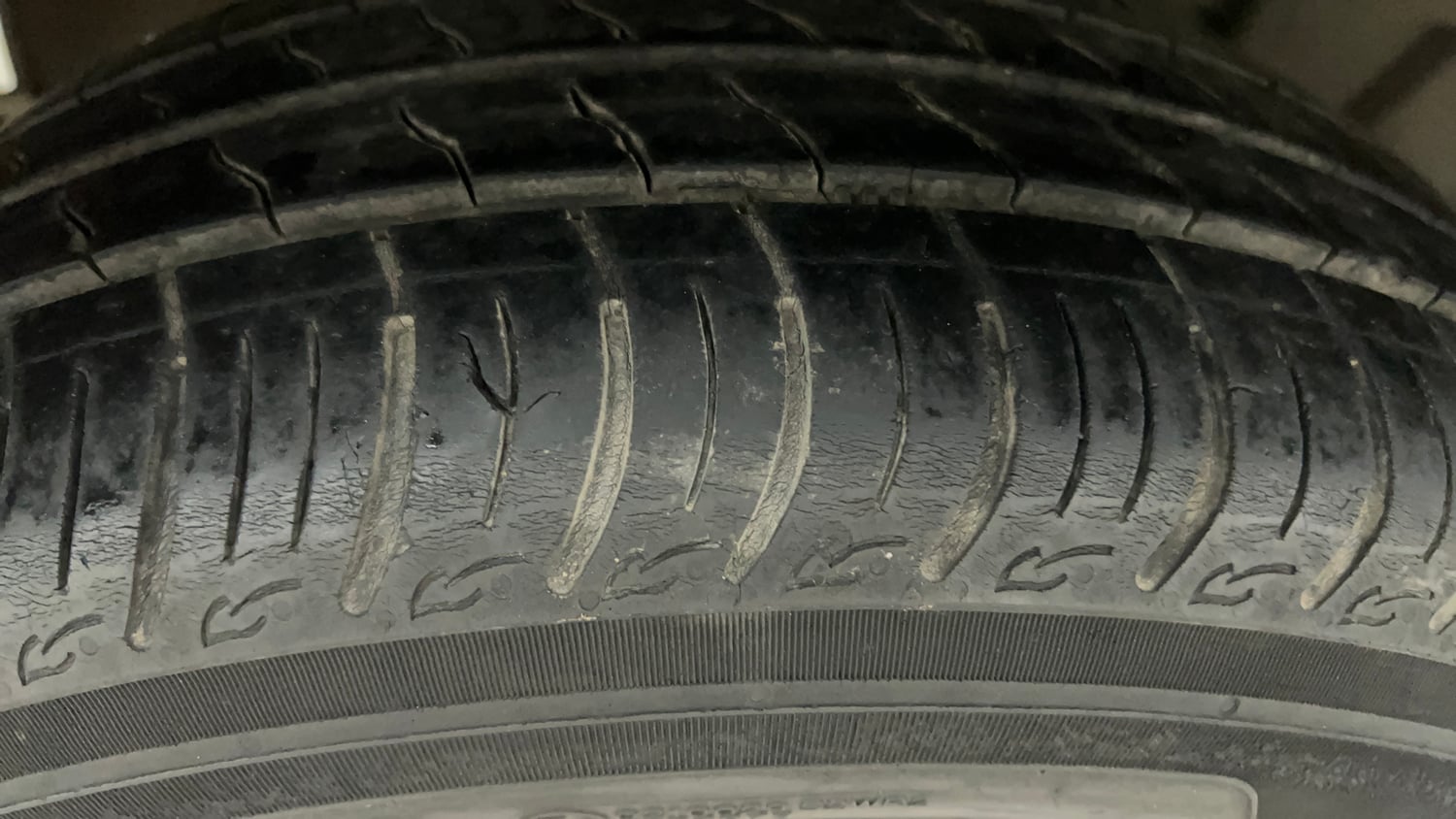 Used 2023 Tata Tigor XZ Plus CNG Cng Manual tyres RIGHT REAR TYRE TREAD VIEW