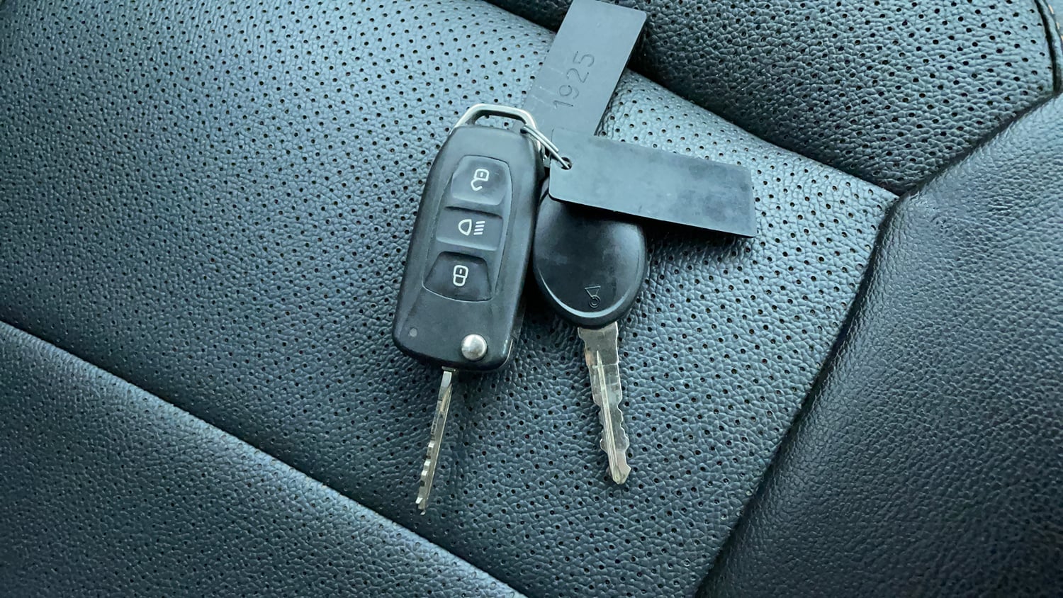 Used 2018 Tata Tiago Revotron XZA Petrol Automatic extra CAR KEY VIEW