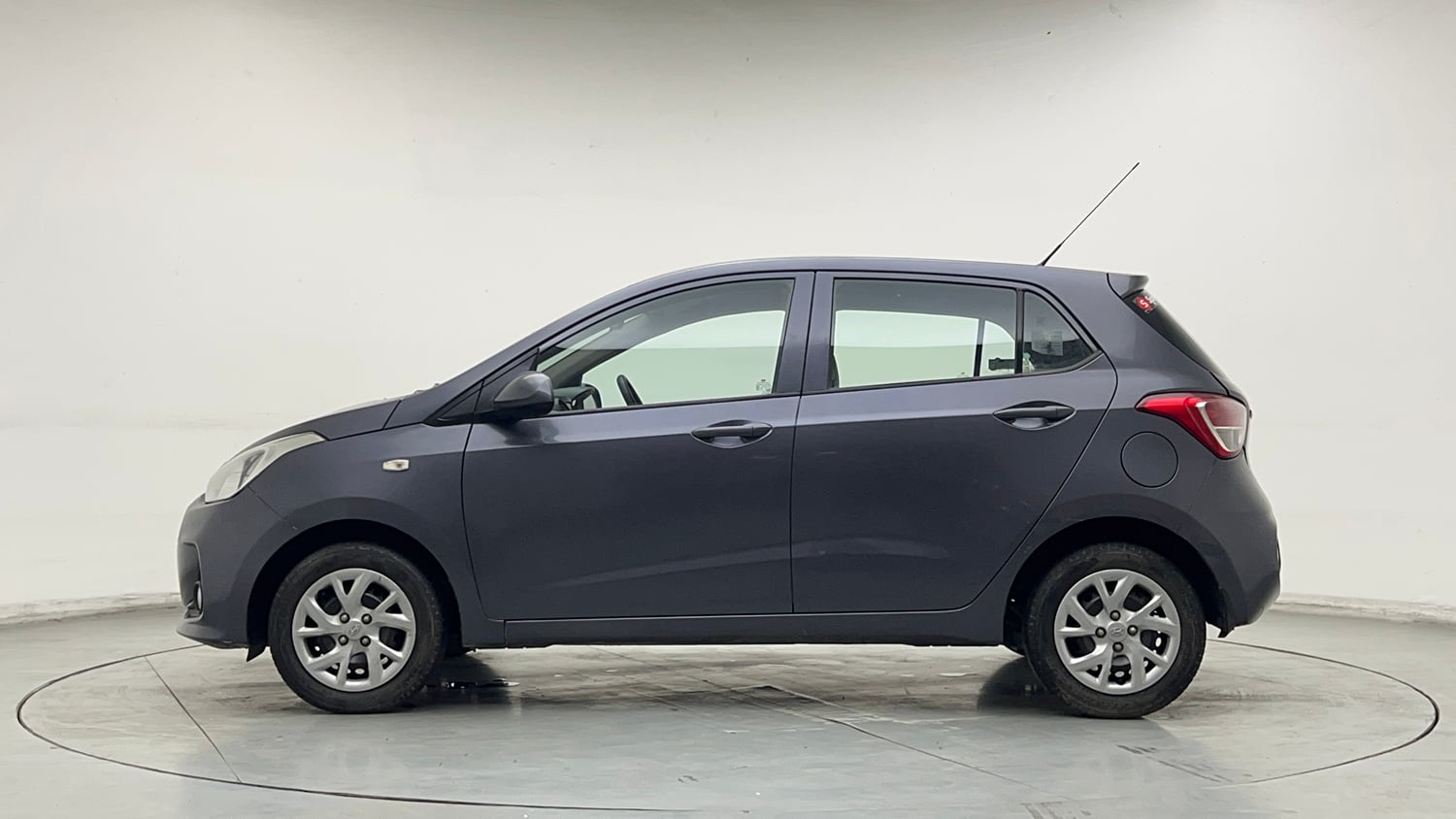 Used 2017 Hyundai Grand i10 Magna 1.2 Kappa VTVT Petrol Manual exterior LEFT SIDE VIEW