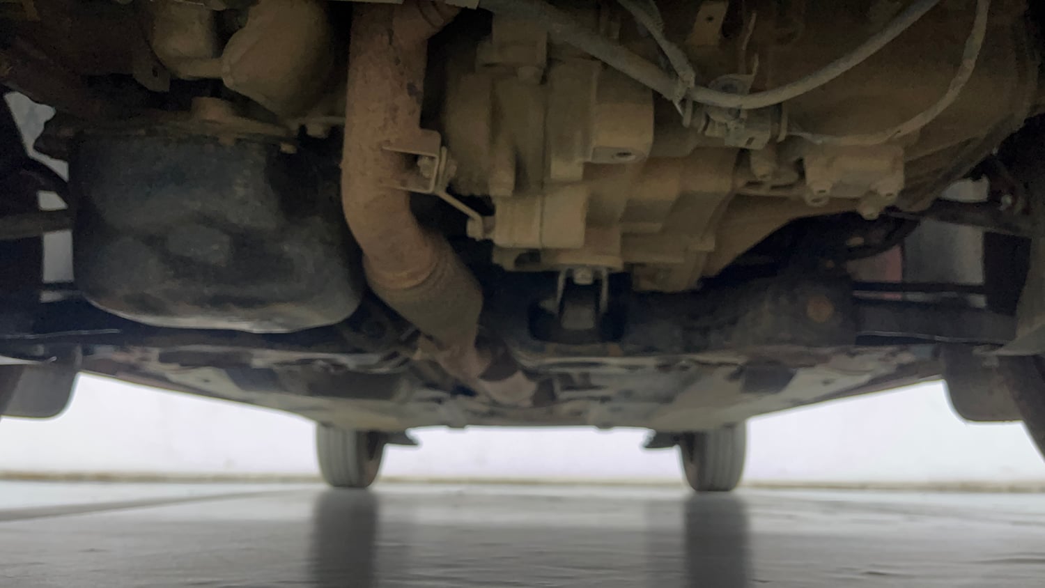 Used 2016 Volkswagen Polo Comfortline 1.2L (P) Petrol Manual extra FRONT LEFT UNDERBODY VIEW