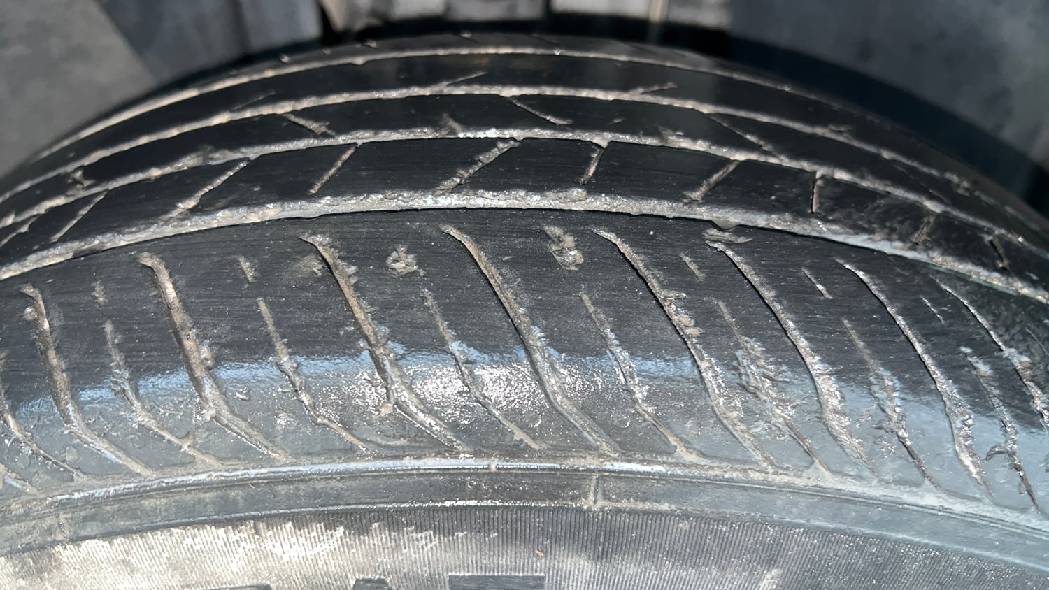 Used 2021 Nissan Magnite XL Petrol Manual tyres RIGHT FRONT TYRE TREAD VIEW