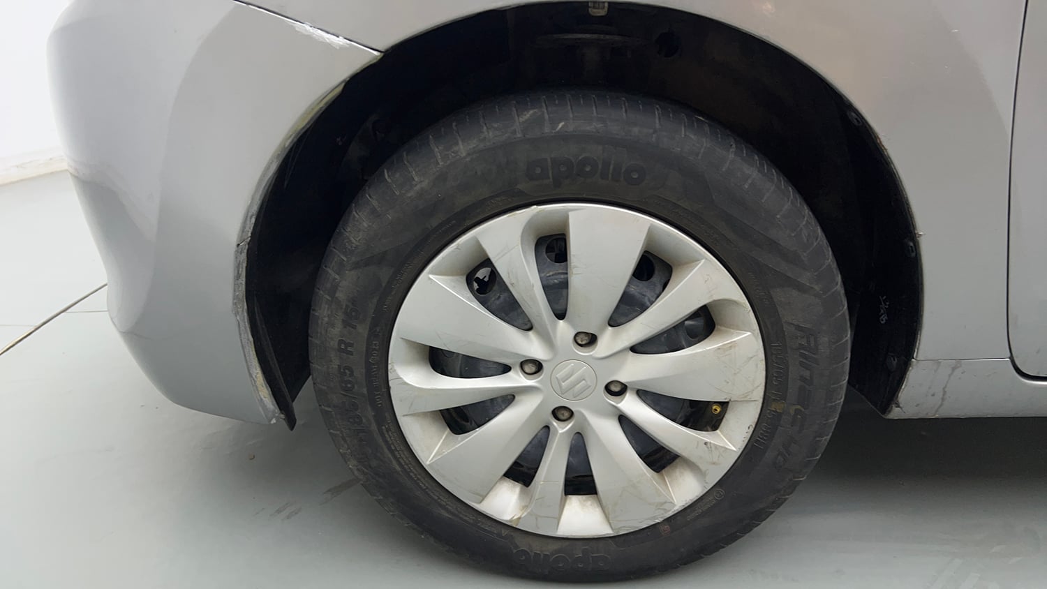 Used 2018 Maruti Suzuki Baleno Delta 1.2 Petrol Manual tyres LEFT FRONT TYRE RIM VIEW