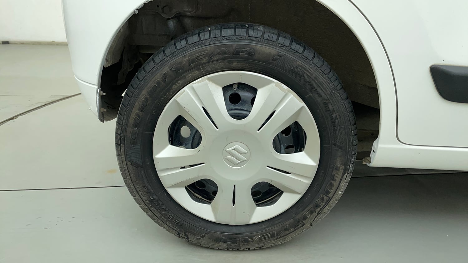 Used 2016 Maruti Suzuki Wagon R VXI Petrol Manual tyres RIGHT REAR TYRE RIM VIEW