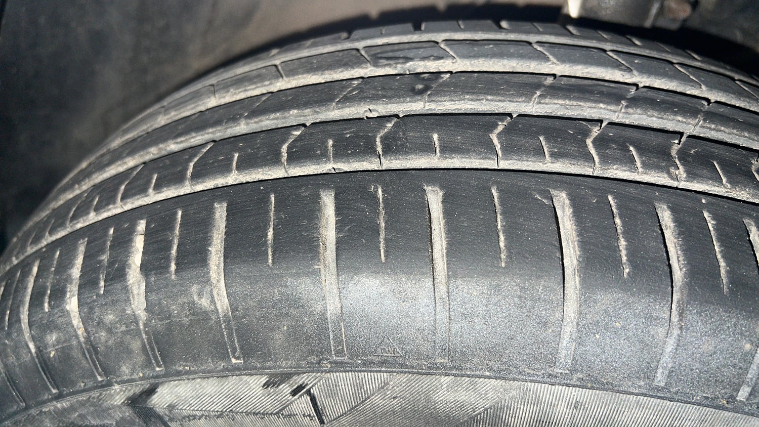 Used 2018 Maruti Suzuki Baleno Delta 1.2 Petrol Manual tyres RIGHT FRONT TYRE TREAD VIEW