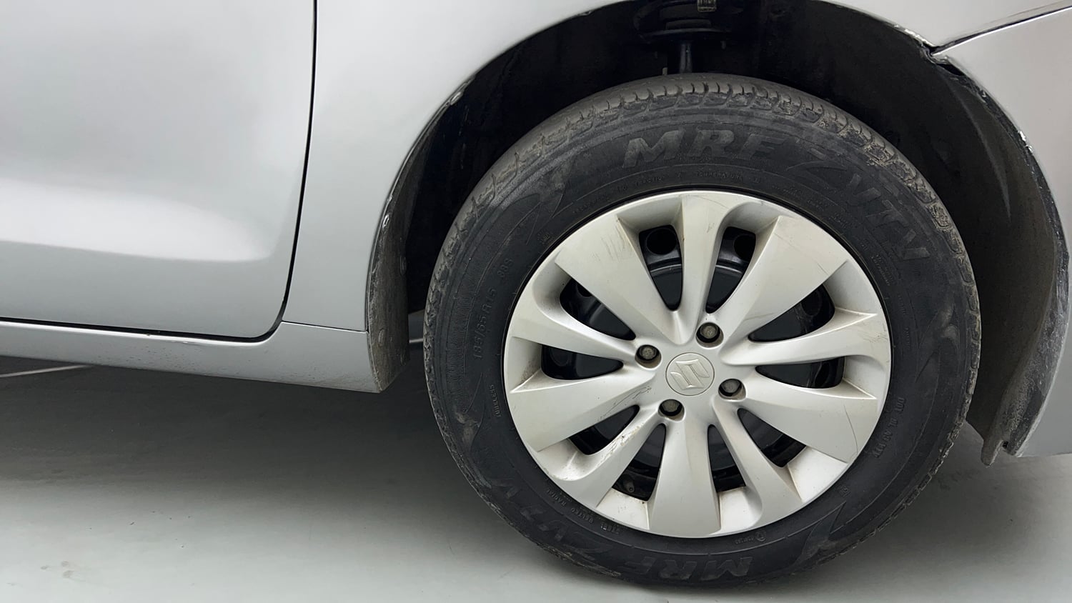 Used 2019 Maruti Suzuki Baleno Delta 1.2 Petrol Manual tyres RIGHT FRONT TYRE RIM VIEW