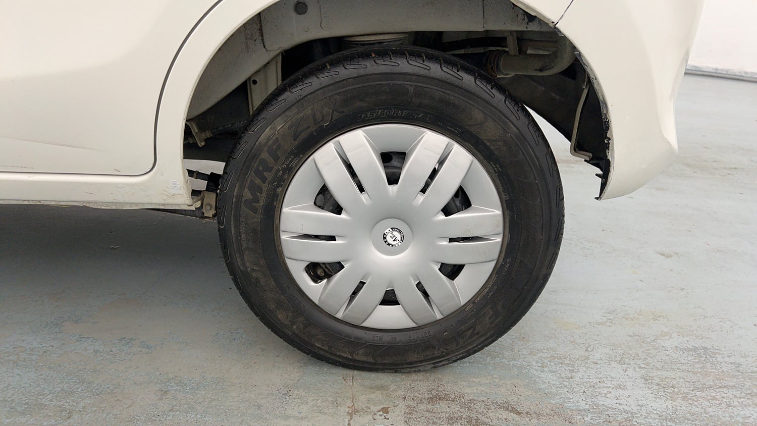 Used 2018 Maruti Suzuki Alto 800 VXi Petrol Manual tyres LEFT REAR TYRE RIM VIEW