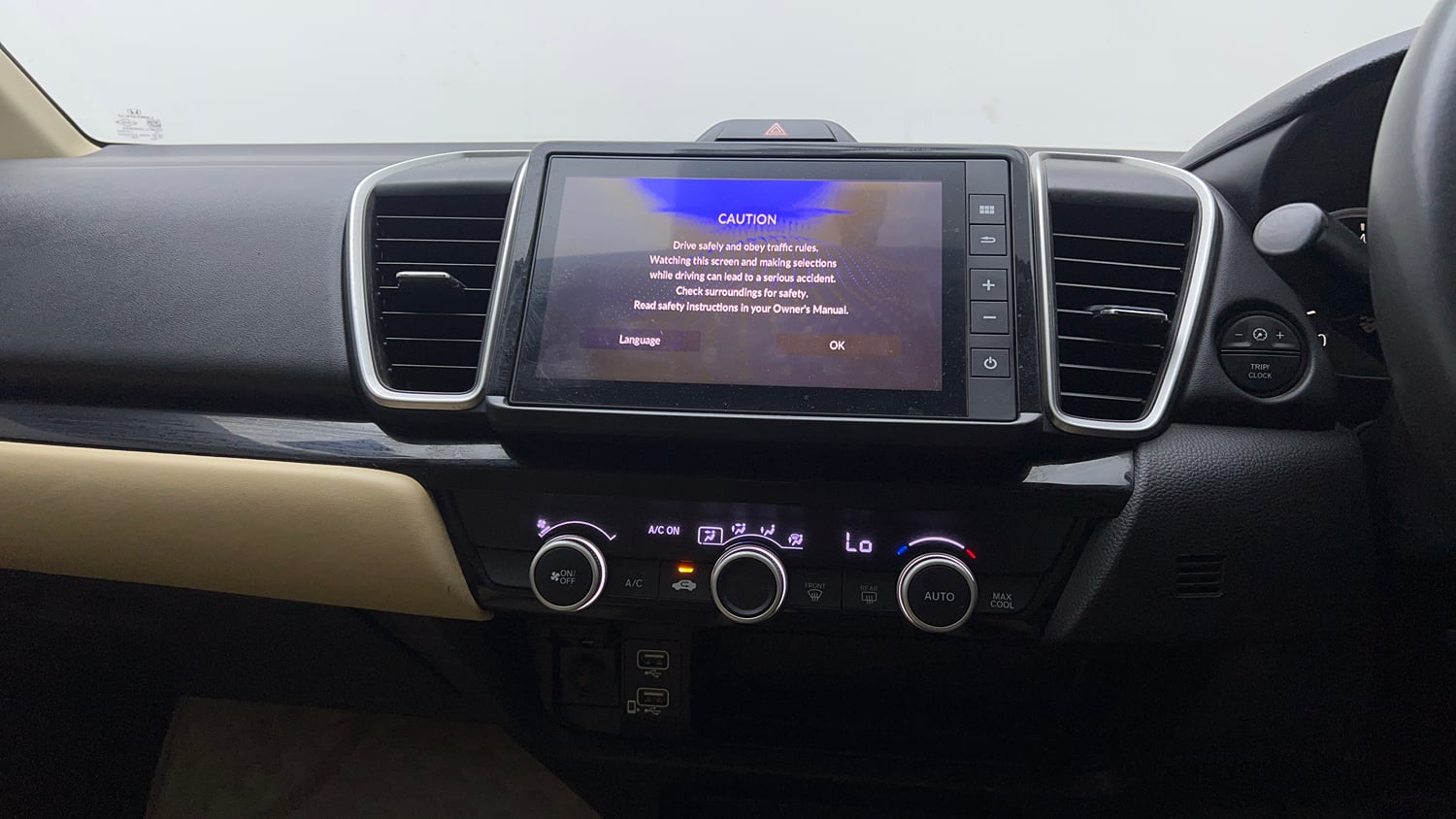 Used 2021 Honda City V Petrol Petrol Manual interior MUSIC SYSTEM & AC CONTROL VIEW