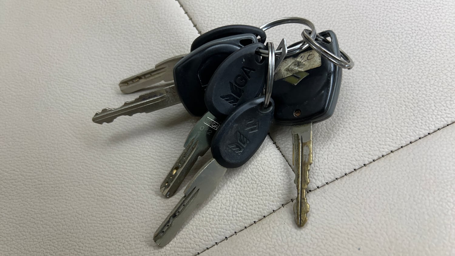 Used 2013 Maruti Suzuki Swift Dzire VXI Petrol Manual extra CAR KEY VIEW