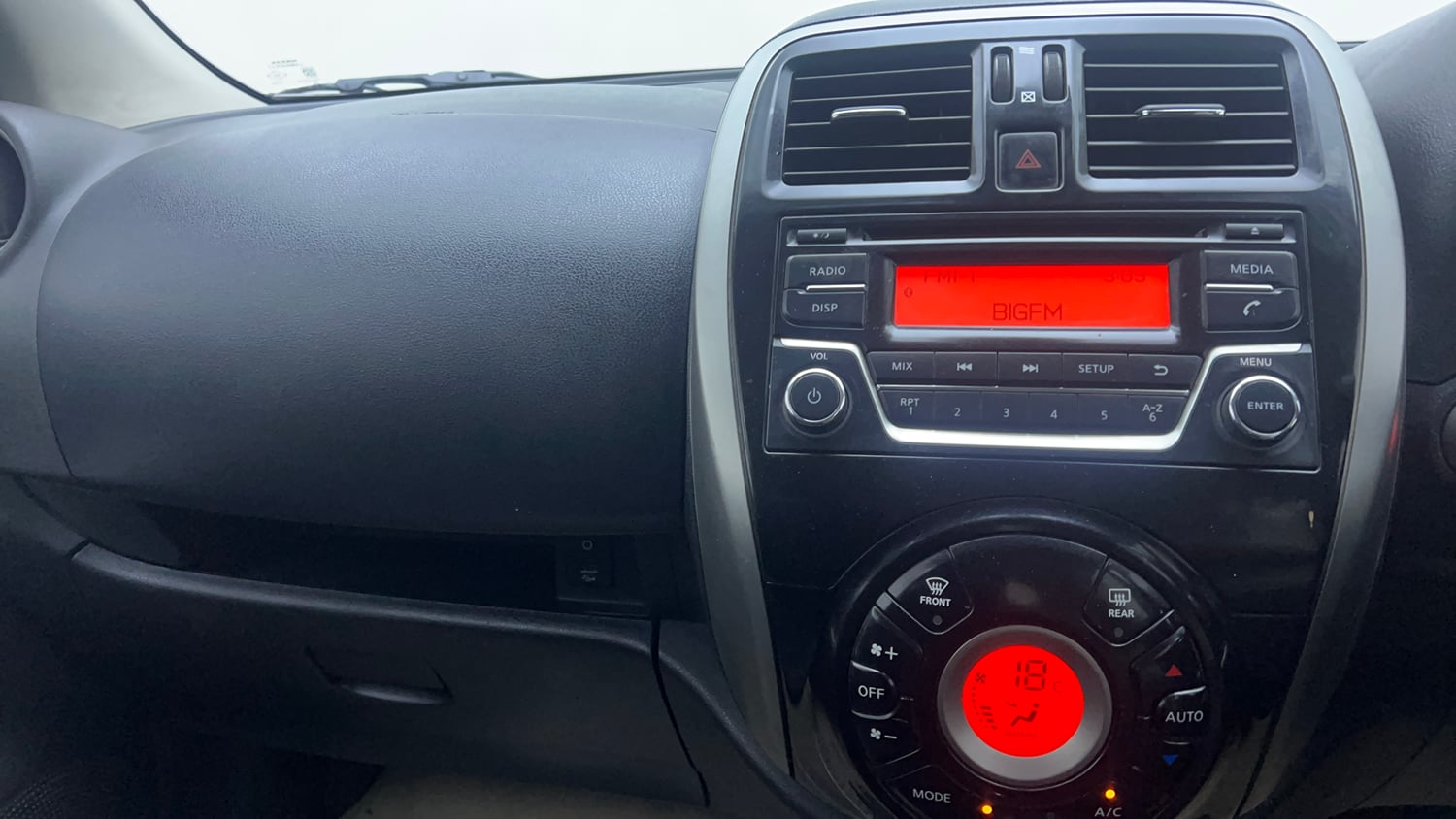 Used 2018 Nissan Micra XV CVT Petrol Automatic interior MUSIC SYSTEM & AC CONTROL VIEW