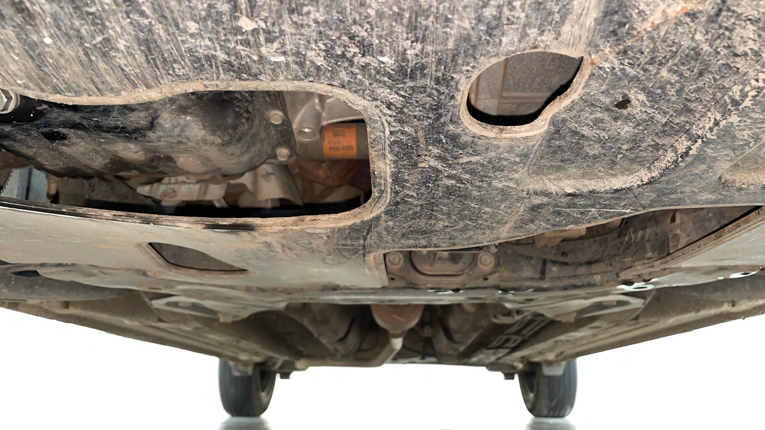 Used 2024 Hyundai Venue S (O) Plus 1.2 Petrol Petrol Manual extra FRONT LEFT UNDERBODY VIEW