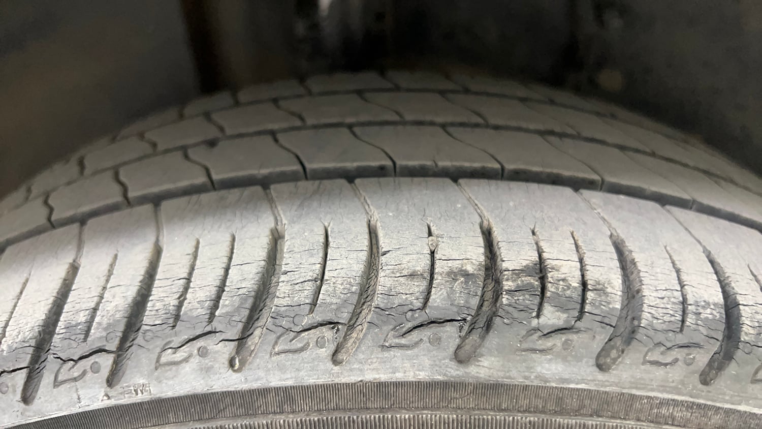 Used 2021 Tata Altroz XZ Petrol Petrol Manual tyres RIGHT REAR TYRE TREAD VIEW
