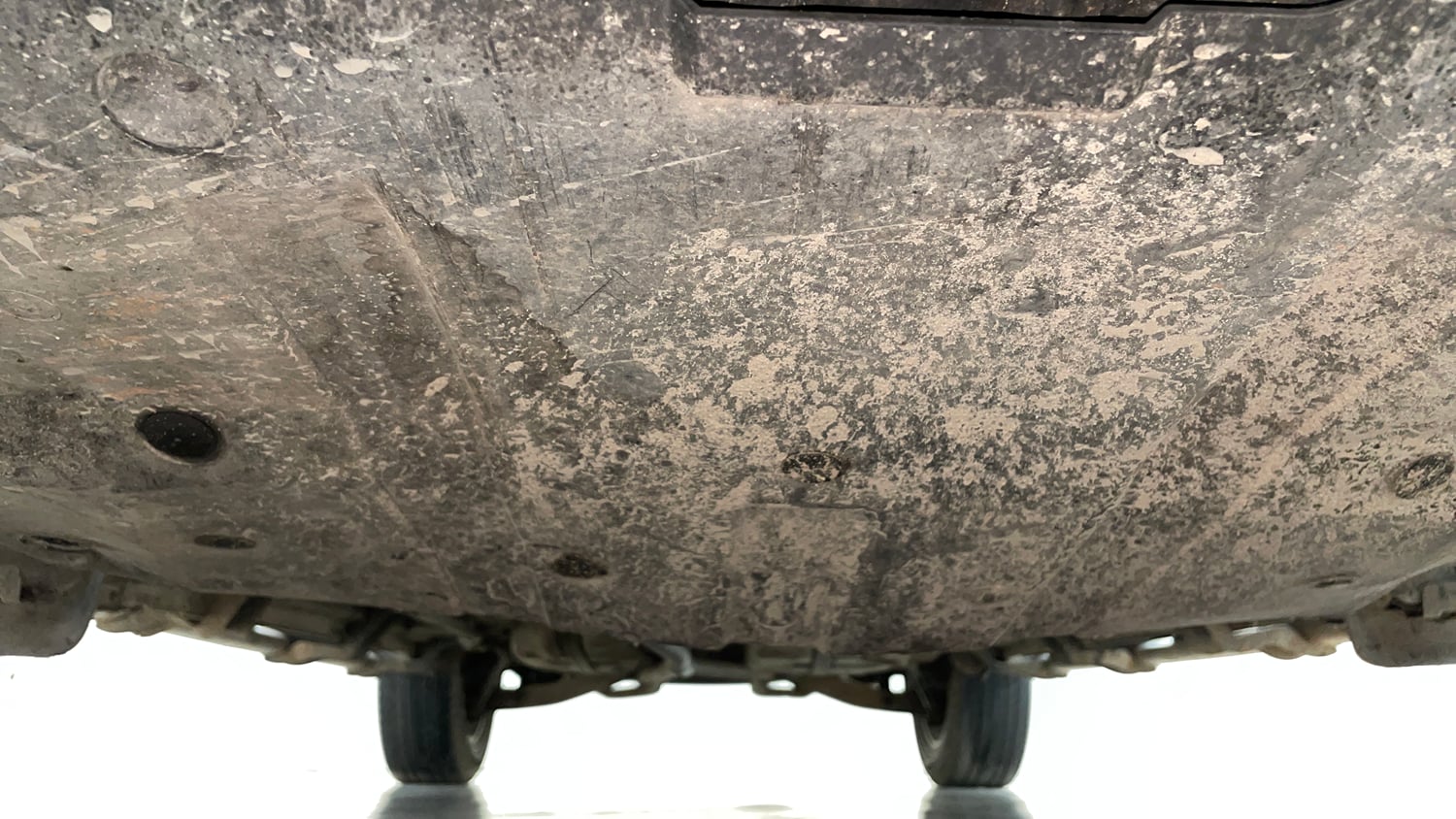Used 2019 Mahindra XUV500 W11 Diesel Manual extra FRONT LEFT UNDERBODY VIEW