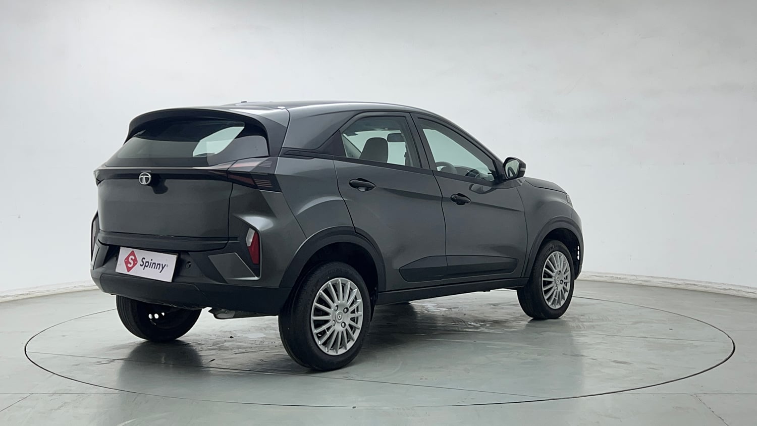 Used 2024 Tata Nexon Smart (O) 1.2 Petrol 5MT Petrol Manual exterior RIGHT REAR CORNER VIEW