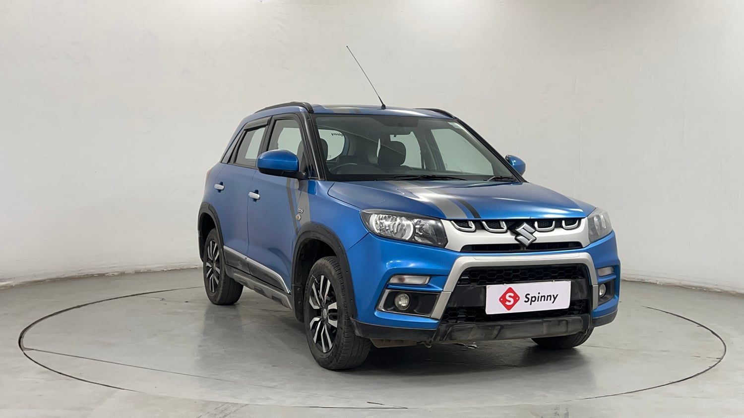 Used 2017 Maruti Suzuki Vitara Brezza VDi (O) Diesel Manual exterior RIGHT FRONT CORNER VIEW