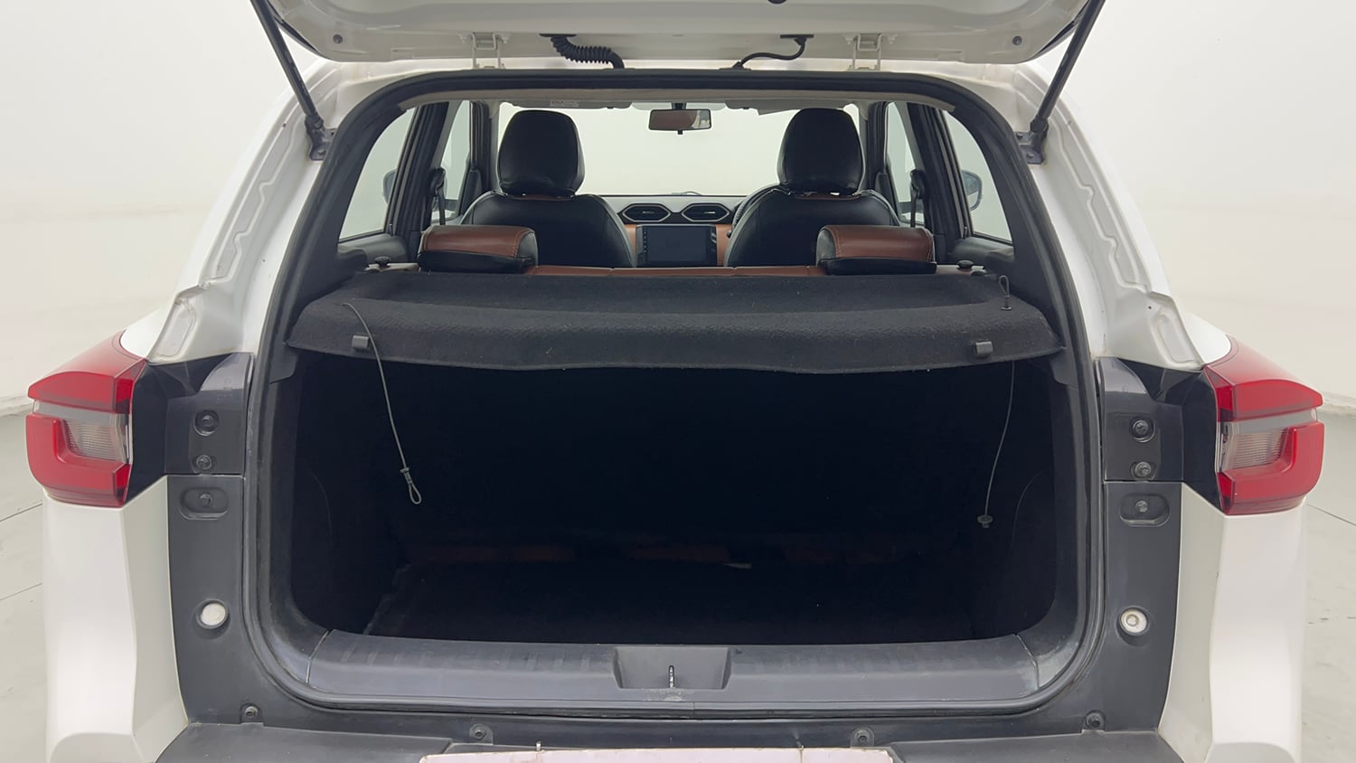 Used 2021 Nissan Magnite XL Petrol Manual interior DICKY INSIDE VIEW