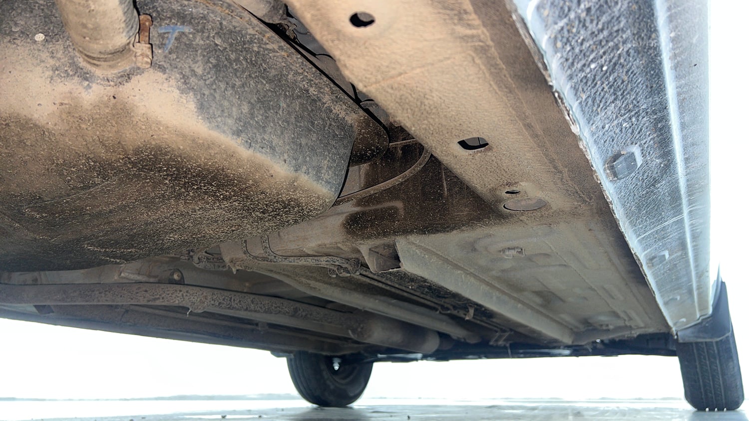 Used 2020 Renault Triber RXL Petrol Manual extra REAR RIGHT UNDERBODY VIEW
