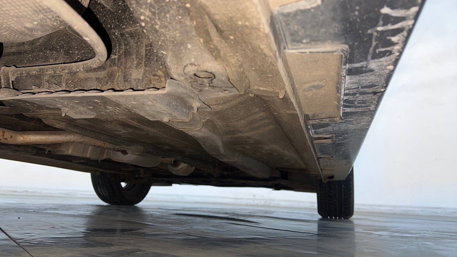Used 2023 Hyundai New i20 Sportz 1.2 MT Petrol Manual extra REAR RIGHT UNDERBODY VIEW