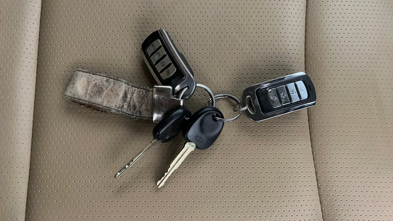 Used 2018 Hyundai Eon Era + AirBag Petrol Manual extra CAR KEY VIEW