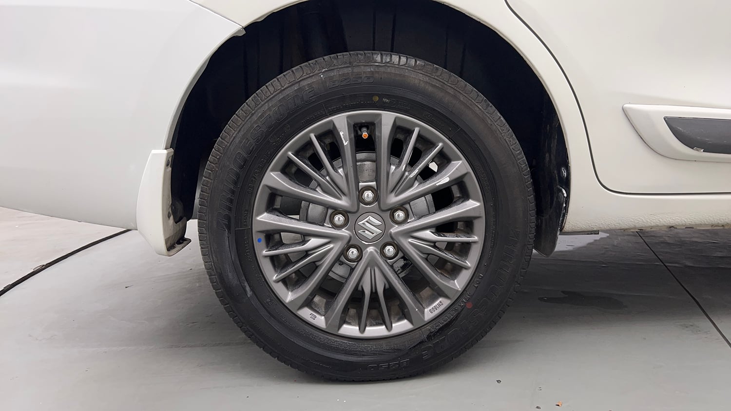Used 2019 Maruti Suzuki New Ertiga ZXi AT Petrol Automatic tyres RIGHT REAR TYRE RIM VIEW