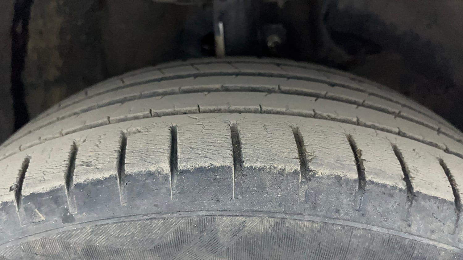 Used 2021 Maruti Suzuki Baleno Zeta Petrol Manual tyres RIGHT FRONT TYRE TREAD VIEW