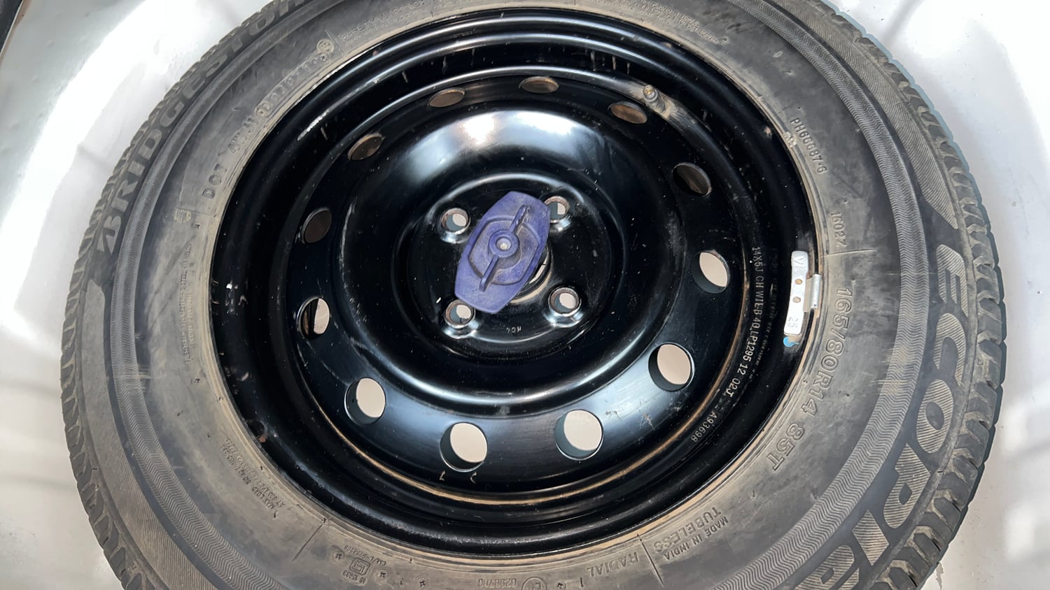 Used 2019 Maruti Suzuki Swift LXi Petrol Manual tyres SPARE TYRE VIEW