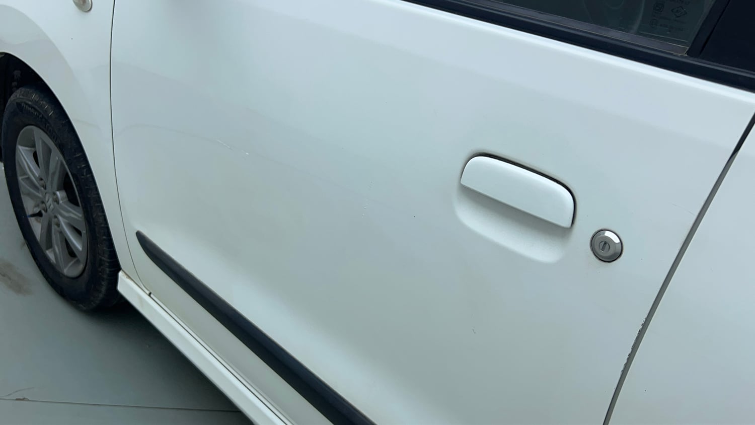 Used 2018 Maruti Suzuki Wagon R VXI+ AMT Petrol Automatic dents MINOR SCRATCH