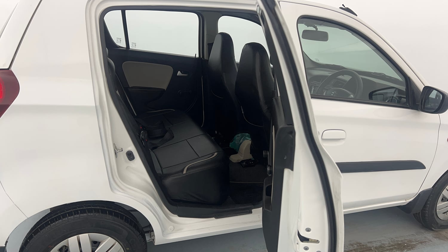 Used 2021 Maruti Suzuki Alto 800 VXi Petrol Manual interior RIGHT SIDE REAR DOOR CABIN VIEW